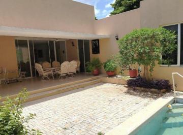 9ddf134088f674af69789128b54e3546b705ba9230b1904380a972d1c97cb2a2 · Venta Casa de 1 Planta en Privada Chuburna con Piscina