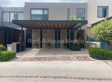Casa de 3 habitaciones, Querétaro · Altozano, Qro. - Casa en Venta con Cuarto de Servicio.