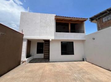 Casa · 195m² · 4 Recámaras · 2 Estacionamientos · Casa en Venta Col Morelos Pátzcuaro
