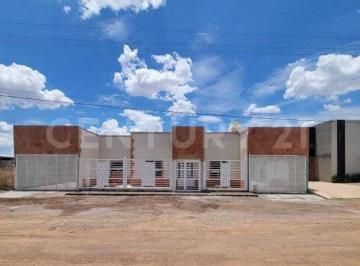 Casa · 210m² · 4 Recámaras · 4 Estacionamientos · - en Venta Casa en Fracc. Los Pinos en Cd. Cuauhtemoc, Chih