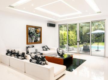 Casa · 503m² · 5 Recámaras · 2 Estacionamientos · Casa en Venta en Playa Car