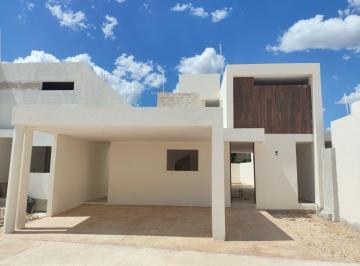 5d3680d6ebf15035b0c479fe26794388eec402586aa19581b747ccdf97916004 · Casa en Venta con Alberca y Amenidades Al Norte de Mérida, Cholul