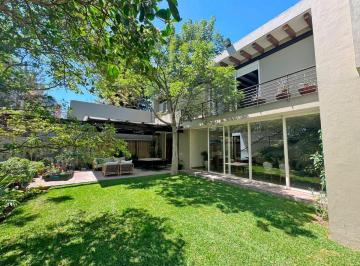 Casa de 4 habitaciones, Zapopan · Exclusiva Residencia Amueblada en Renta en Jacarandas