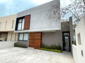 Casa de 3 habitaciones, El Marqués · Venta Casa Zibata con Amplio Jardin