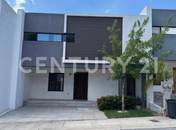 Casa · 167m² · 3 Recámaras · 2 Estacionamientos · Venta Casa en Bosques de San Pedro Chihuahua