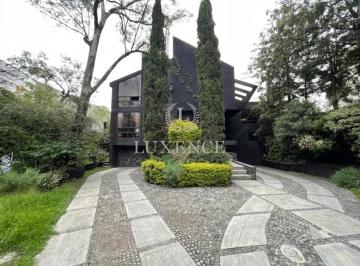 Casa · 501m² · 4 Recámaras · 6 Estacionamientos · Casa en Venta en Bosque de Las Lomas