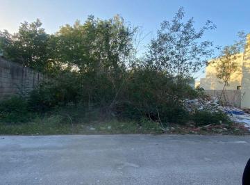 Terreno / Lote , Conkal · Terreno en Venta en Residencial Praderas del Mayab en Conkal Carretera Chixchulub Puerto