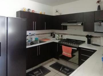 Casa de 3 habitaciones, Tlajomulco de Zúñiga · Casa en Venta en Bosque Real, Tlajomulco de Zúñiga, Jalisco