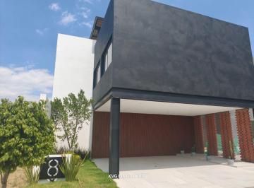 Casa · 353m² · 4 Recámaras · 2 Estacionamientos · Casa en Venta, Parque Foresta, Lomas de Angelópolis, Puebla