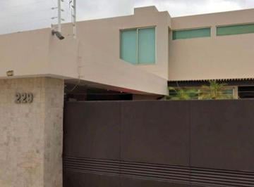 Casa de 4 habitaciones, Mérida · Casa en Venta: Calle 26 229, Fraccionamiento Altrabrisa 97130,mérida, Yucatán.
