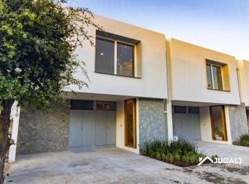 Casa de 3 habitaciones, Zapopan · Casa Nueva en Renta Dentro de Coto con Alberca, Fraccionamiento Solares, Zapopan