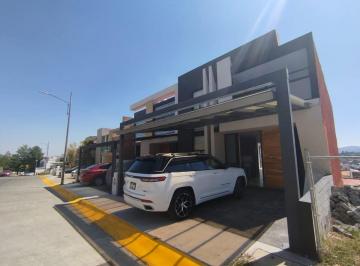 Casa · 250m² · 3 Recámaras · 2 Estacionamientos · Casa en Altozano Sotano, 3 Rec, Family Room. Estudio, Doble Cocina