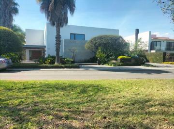 Casa de 4 habitaciones, Querétaro · Qr301 Remate Bancario Residencia en Venta Fracc Privado El Campanario Queretaro