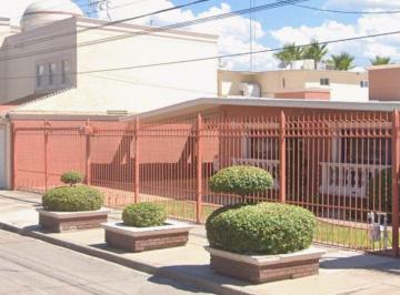 Casa de 5 habitaciones, Chihuahua · Venta de Casa a F Carbonel Parques de San Felipe Chihuahua