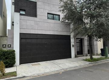 Casa de 4 habitaciones, Monterrey · Casa en Venta en Bosques de Las Cumbres