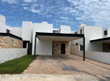 Casa · 364m² · 3 Recámaras · 4 Estacionamientos · Venta de Casa en Privada Lunare