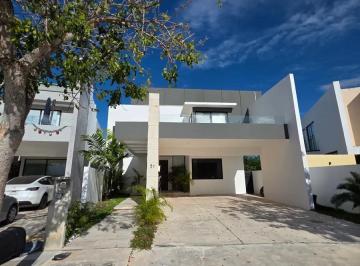 1 · Casa en Venta en Privada Unica Living con Paneles Solares en Merida Yucatan