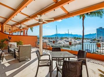 Departamento · 195m² · 2 Recámaras · 1 Estacionamiento · Departamento en Venta en Puesta del Sol Frente Marina Vallarta - Terraza Amplia y Amenidades Premium