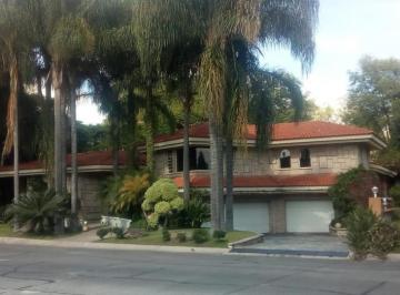 Casa · 1156m² · 3 Recámaras · 6 Estacionamientos · Casa en Venta Tlajomulco