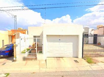 Casa de 3 habitaciones, Chihuahua · Casa en Venta en Jardin de Las Margaritas, Juventud Norte, Chihuahua