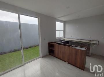 Casa · 255m² · 3 Recámaras · 2 Estacionamientos · Casa en Venta en La Casacada Residencial Pachuca Victoria