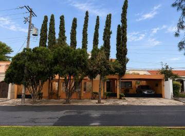 Casa · 374m² · 5 Recámaras · 8 Estacionamientos · Casa en Col Anahuac San Nicolás
