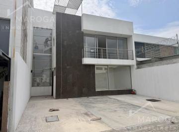 Casa · 194m² · 3 Recámaras · 3 Estacionamientos · Casa en Venta Sobre Blvd. Ramón G. Bonfil