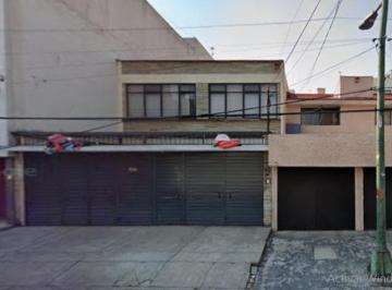 Casa de 4 habitaciones, Benito Juárez · Remate Bancario - Casa en Martin Mendalde # 1443 del Valle Benito Juarez