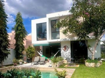 Casa en condominio · 320m² · 3 Recámaras · 2 Estacionamientos · Casa en Venta en Mérida, La Rejoyada