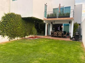 Casa de 3 habitaciones, Querétaro · Casa en Renta en Cumbres del Lago con Espacios Amplios