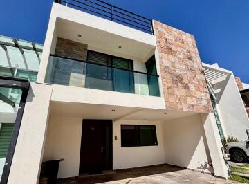 Casa · 120m² · 3 Recámaras · 2 Estacionamientos · Casa en Venta, La Antigua Cementera, Cerca de Caseta Principal