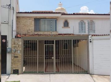 Casa · 225m² · 3 Recámaras · 2 Estacionamientos · Casa en Renta, Fraccionamiento Terranova, Guadalajara, Jalisco