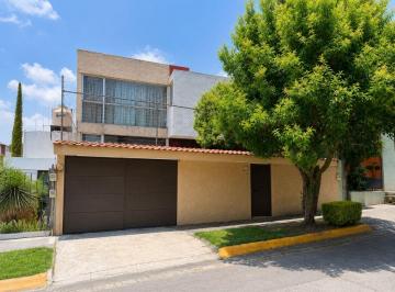 Casa de 4 habitaciones, Naucalpan de Juárez · Amplia Casa Para Remodelar a 100 m del Periferico