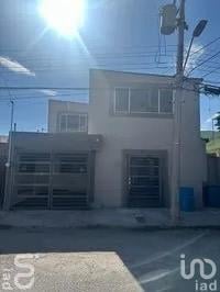 Casa · 223m² · 4 Recámaras · 2 Estacionamientos · Renta Casa Fuentes del Valle, de La Catarata 1645, Fracc Privado