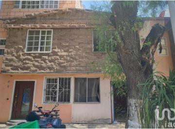 Casa · 58m² · 2 Recámaras · 1 Estacionamiento · Casa en Venta en Los Reyes Tultitlan Estado de Mexico Ideal Para Remodelar
