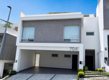 Casa de 3 habitaciones, San Pedro Garza García · ¡Amplia Residencia en Venta — Privanzas, Valle Oriente!