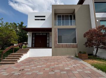 Casa de 3 habitaciones, Huimilpan · Casa en Renta y Venta en Cumbres del Cimatario