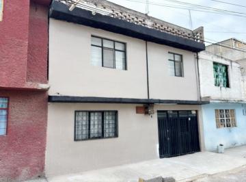 ef26a0cb55d410d57f0e1ffc460306cf05bde25c3de723077b19f0b2bdc1b165 · Venta Casa con 3 Departamentos