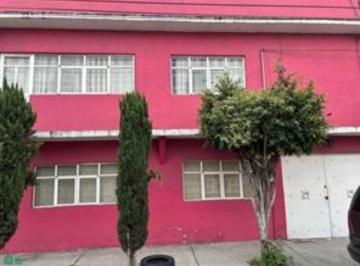 Casa de 4 habitaciones, Gustavo A. Madero · Casa en La Gustavo A. Madero, Col. Nueva Atzacoalco, en La Calle, Ciudad de México.