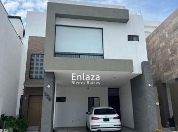 Casa en Renta en Santoral con triple altura · Casa en Santoral