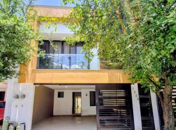 Casa de 4 habitaciones, Monterrey · Casa en Renta Amueblada Recamara en Planta Baja Ccon Baño Completo Cumbres San Agustin Monterrey