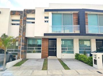 Casa · 162m² · 3 Recámaras · 2 Estacionamientos · Bonita Casa en Venta en Zakia El Marques Queretaro Gih2