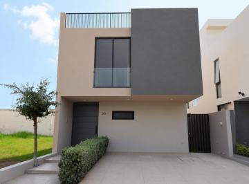 Casa · 250m² · 3 Recámaras · 2 Estacionamientos · Casa en Venta, Fracc. Parques Vallarta, Zapopan, Jalisco.