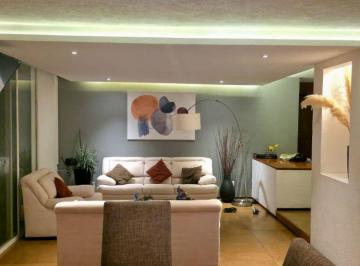 Casa de 3 habitaciones, Cuernavaca · Casa en Venta de 341 m² en Acapatzingo, en Fracc. Residencial