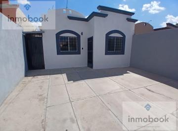 Casa · 60m² · 2 Recámaras · 2 Estacionamientos · Casa en Venta Acequias de Tabalaopa