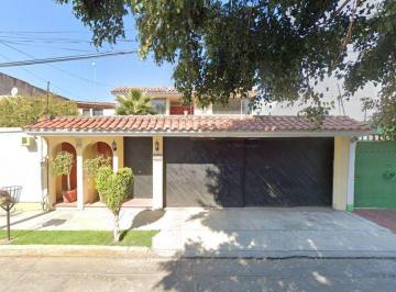 Casa de 4 habitaciones, Naucalpan de Juárez · Casa de 271 m² con 4 Recámaras en Venta en Colón Echegaray