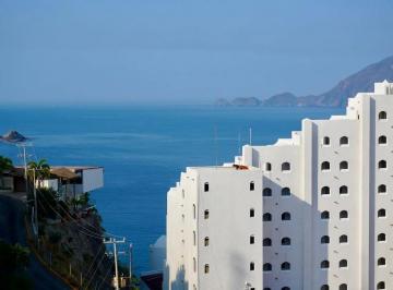 Edificio , Manzanillo · Casa Venta y 2 Departamentos La Audiencia Manzanillo