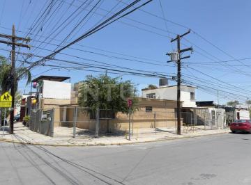 Oficina · 168m² · 2 Estacionamientos · Oficinas en Venta en Col. Mitras Centro en Monterrey
