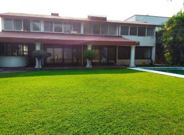 Casa de 5 habitaciones, Cuernavaca · Casa de 998 m² con 5 Recámaras en Venta en Vista Hermosa