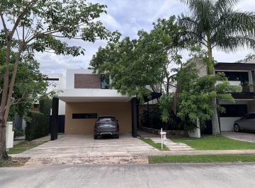 fde3ed39f409c5f697ab135dc1c4f4d1d6d1da36c7ac79b72adeac64262b2e4a · Casa en Venta en Mérida, Privada Parque Central, Cholul (C.3)
